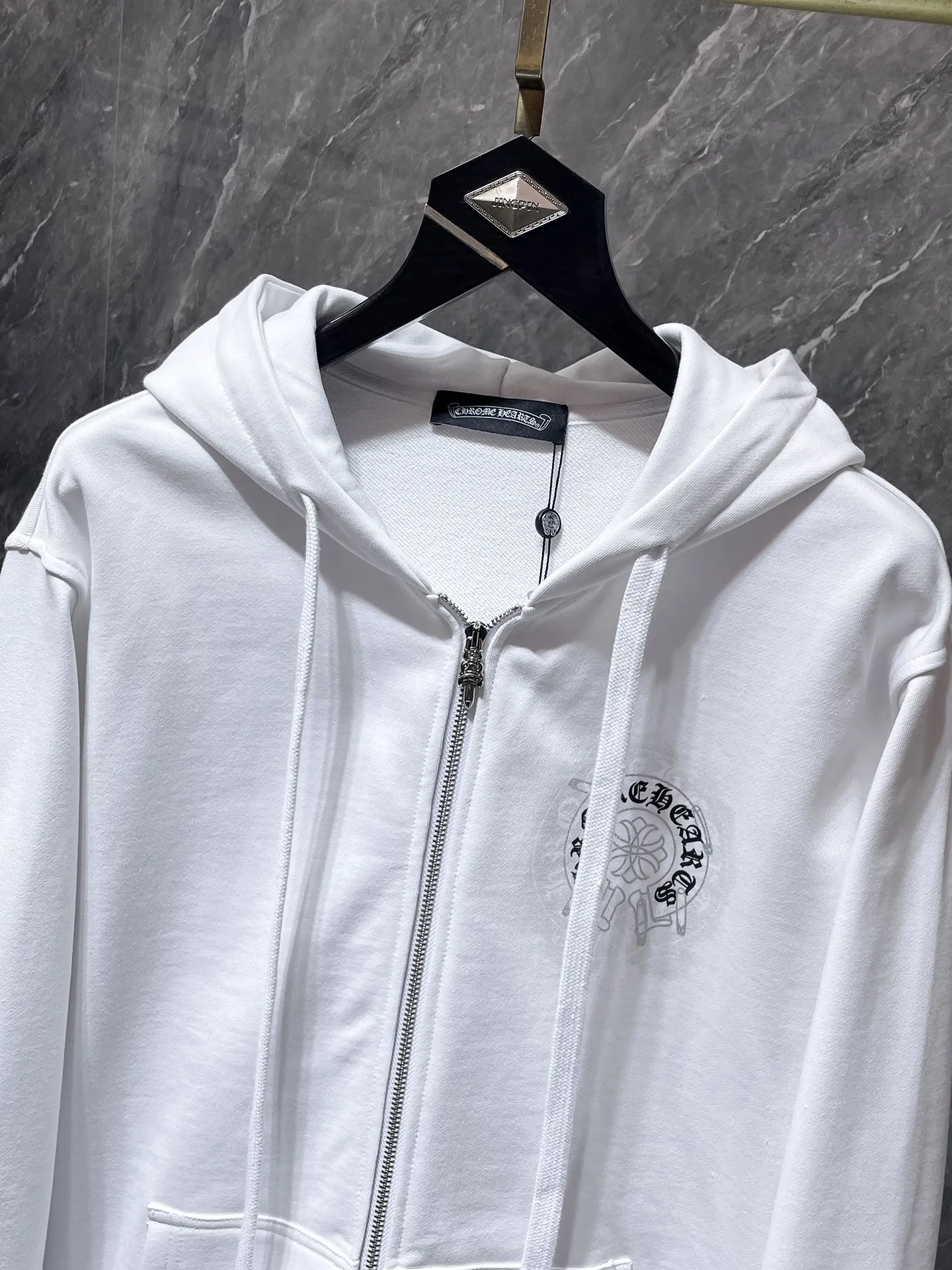 P250 Chrome Hearts Autumn and Winter 2025 Counter Synchronization ❤️ Chrome Sanskrit Cross Foamed Sweatshirt Improved Customized Version 1:1 High-Gram Weight High-Quality Fabric Recommended Color: White Black Size: S, M, L, XL